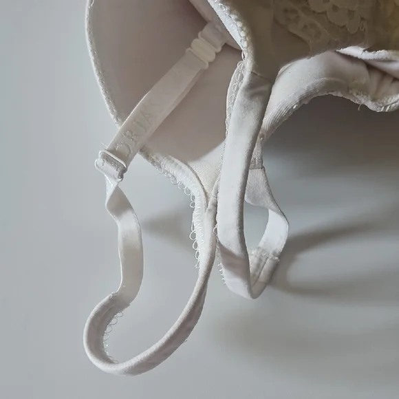 Victoria's Secret Ivory Lace Bustier - Picture 8 of 13